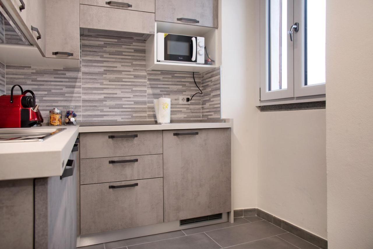 Efihouse Lago Maggiore Apartment Luino Bagian luar foto